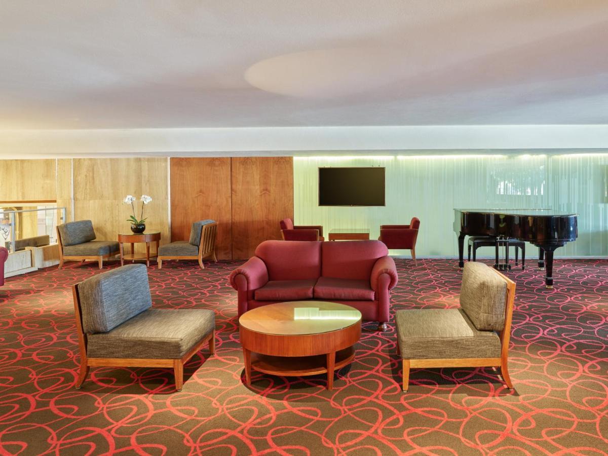 Fiesta Americana Reforma Kota Meksiko Bagian luar foto The lounge at the airport