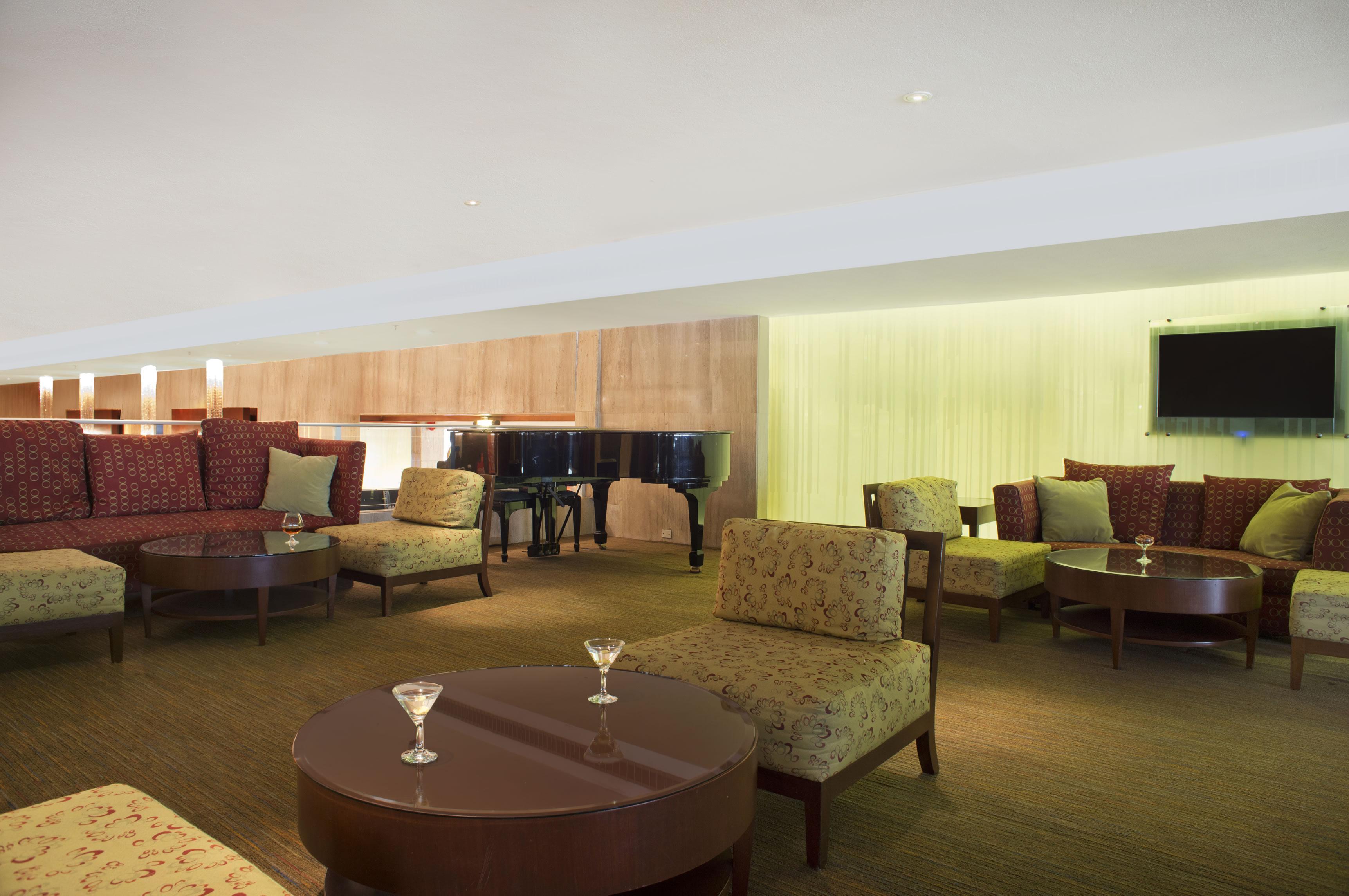 Fiesta Americana Reforma Kota Meksiko Bagian luar foto The lounge at the airport